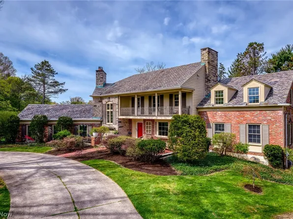 16201 Parkland Dr, Shaker Heights, OH 44120