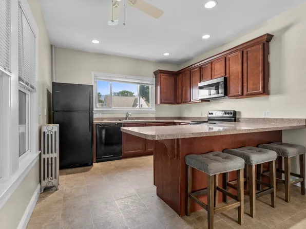 89 Bell St #89, Chicopee, MA 01013