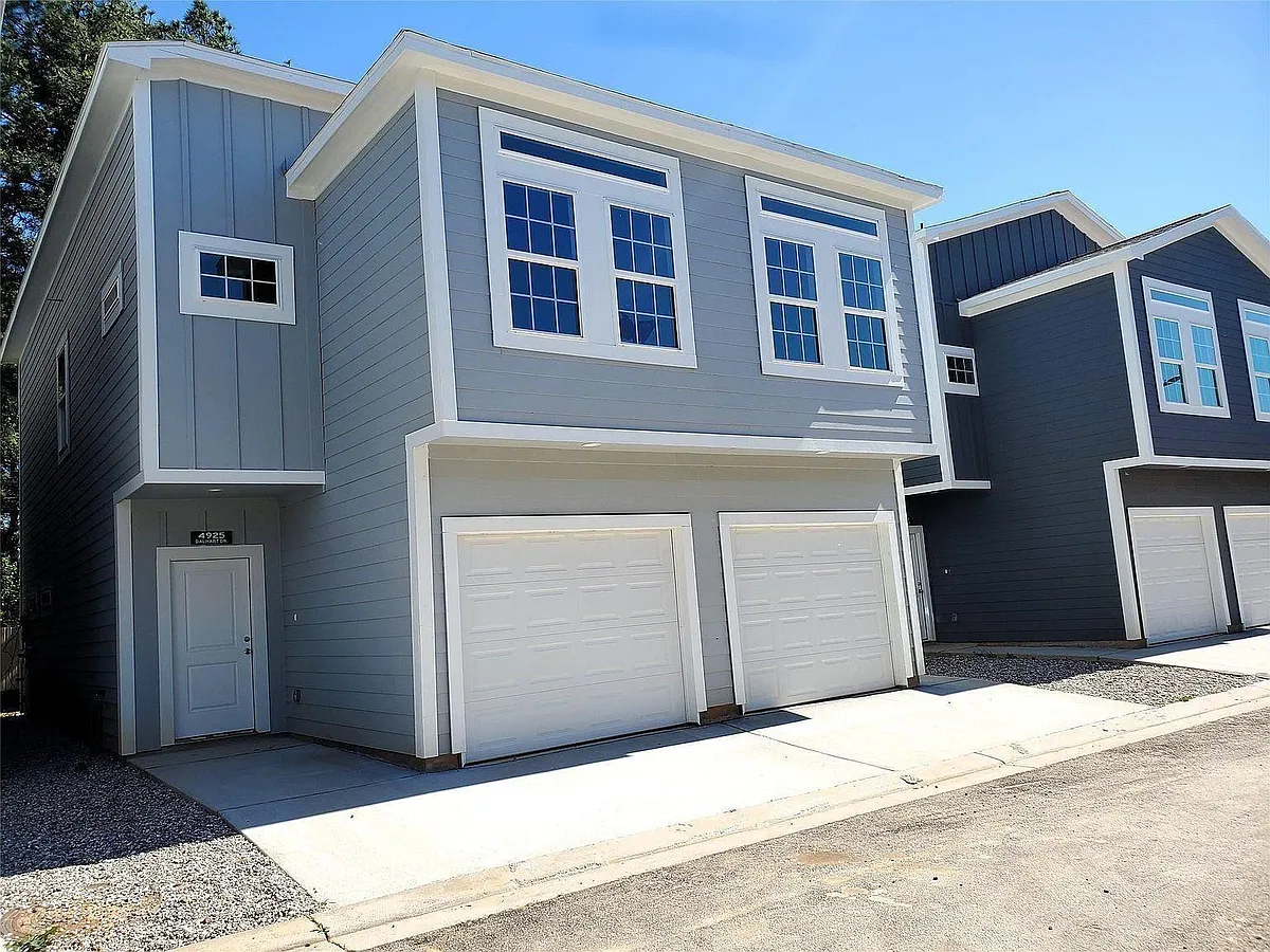 Building Photo - 4926 Dalhart Dr