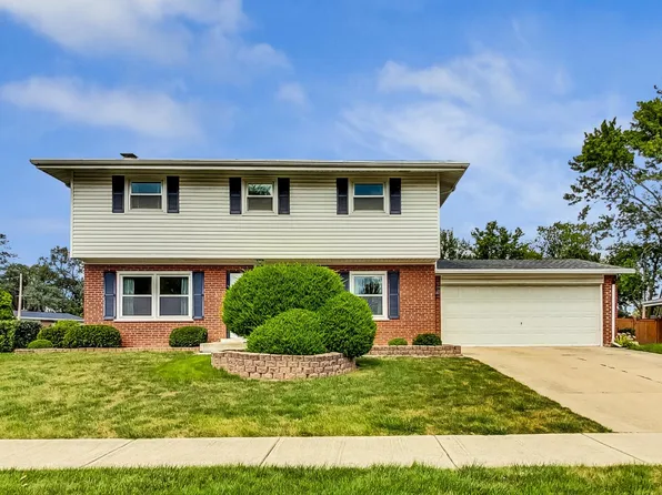 1101 N Brentwood Ln, Mount Prospect, IL 60056