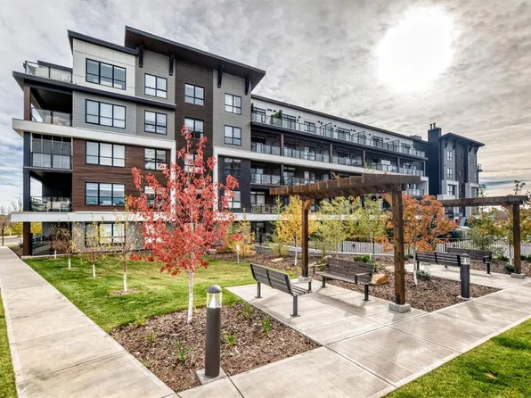 1802 NW Mahogany Blvd SE #8212, Calgary, AB T3M 3P4