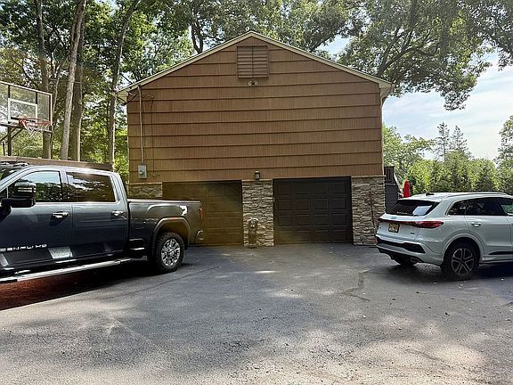 5th image of 14 Woodland Rd