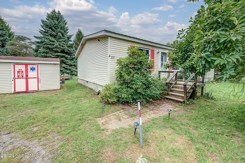 3rd image of 111 Hoesville Road