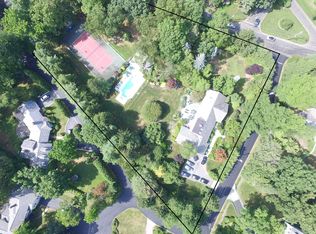 41 Winged Foot Dr, Larchmont, NY 10538
