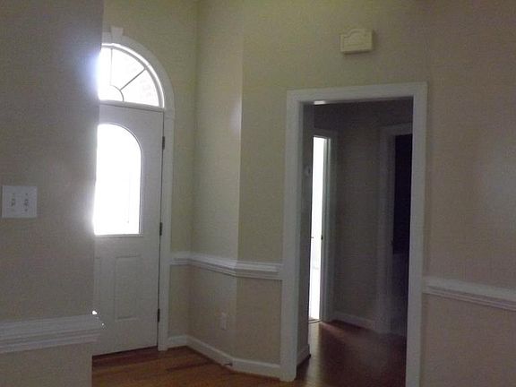 3rd image of 107 Essex Ct
