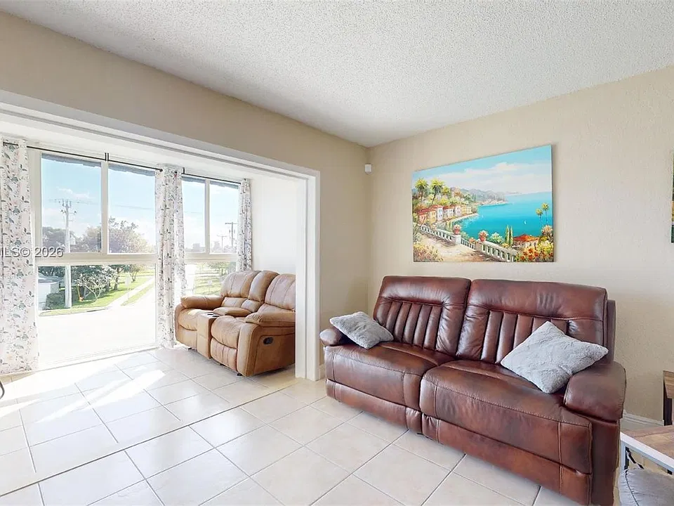 7877 Golf Circle Dr #304