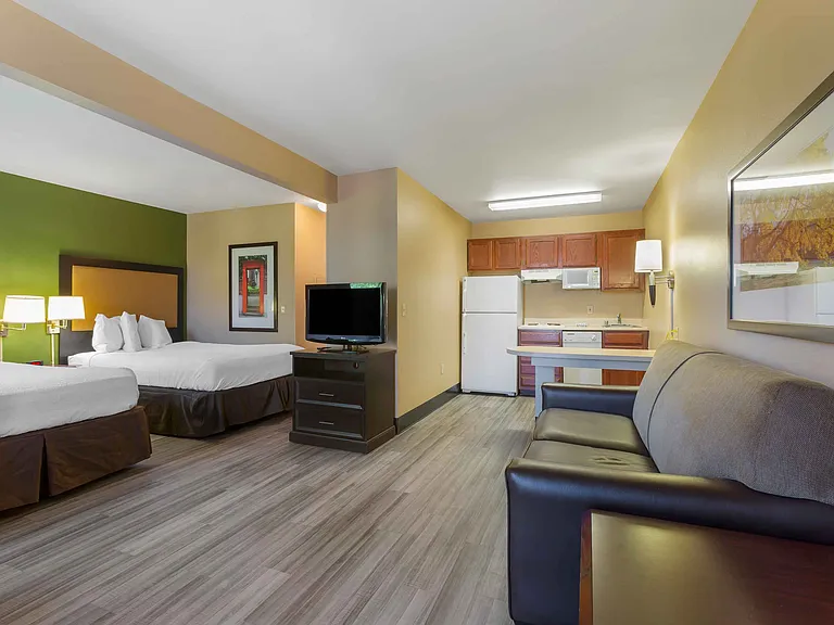 Deluxe Studio - 2 Full Beds