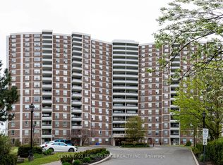20 Edgecliff Golfway #1203, Toronto, ON M3C 3A4