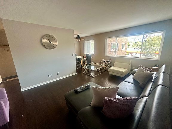 3rd image of 7120 N Sheridan Rd APT 318