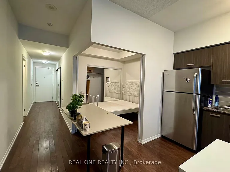 832 Bay St #602 — Photo 3