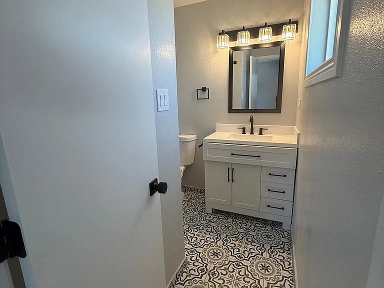 8429 James Ave NE — Photo 3