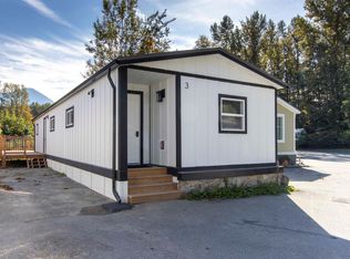 39884 Government Rd #3, Squamish, BC V8B0G3