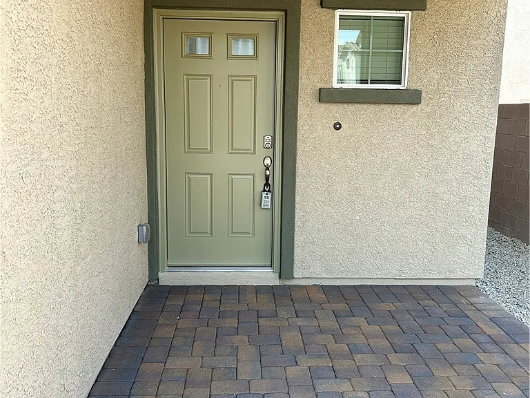 1978 Chameleon Ct — Photo 2