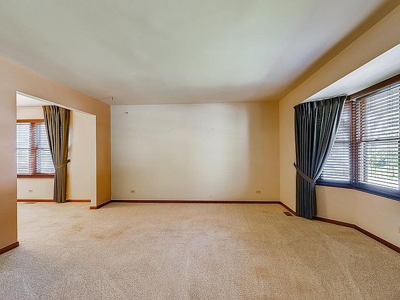 3rd image of 1855 W Parkside Dr