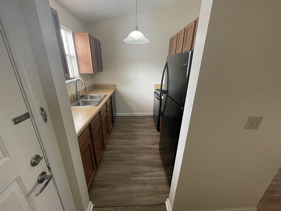 1st image of 1278 Montecello Dr #C