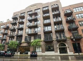 375 W Erie St #P-3, Chicago, IL