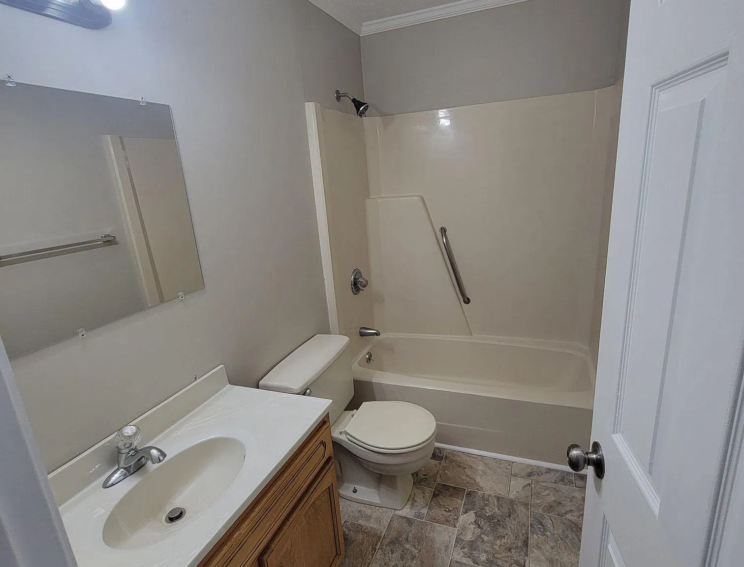 3 bed, 2.5 bath, 1700 sqft, $1,500 — Photo 3
