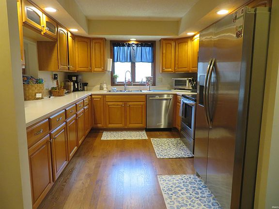 3rd image of 6640 Green Hill Dr