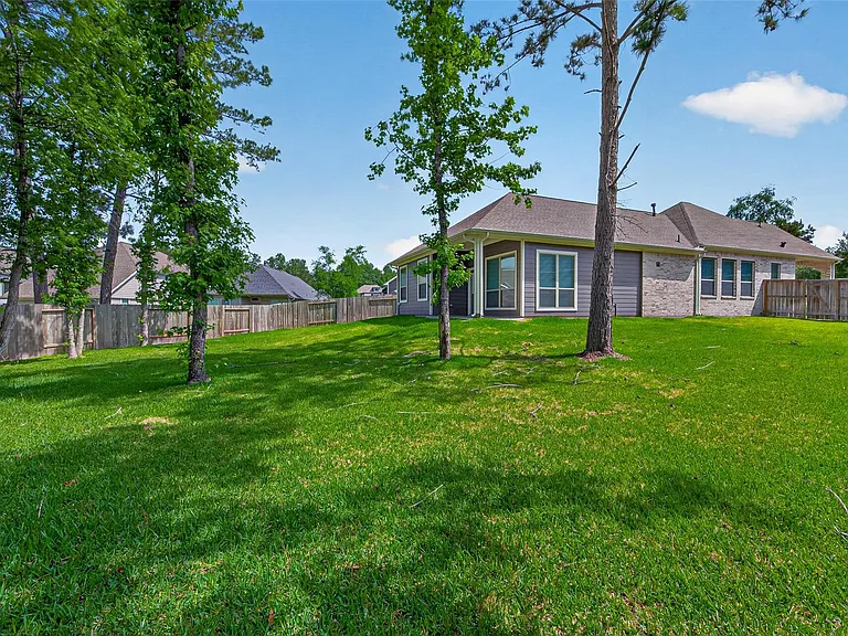 516 Shine Ct — Photo 36