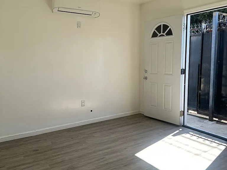 6529 Walnut Ave — Photo 4