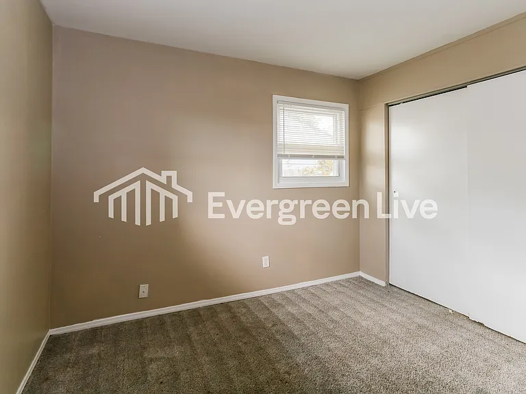5304 Mapleridge Dr — Photo 12