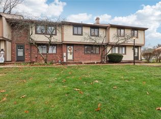 944 Hampton Ridge Dr, Akron, OH 44313