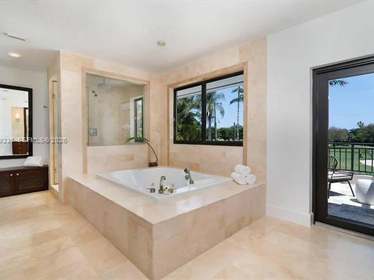 3425 Alhambra Cir — Photo 39