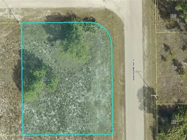 878 Sunflower Ct, Lehigh Acres, FL 33974