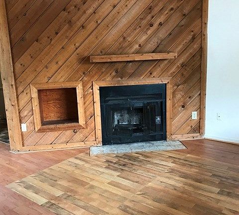 2nd image of 413/415 W Main Street
