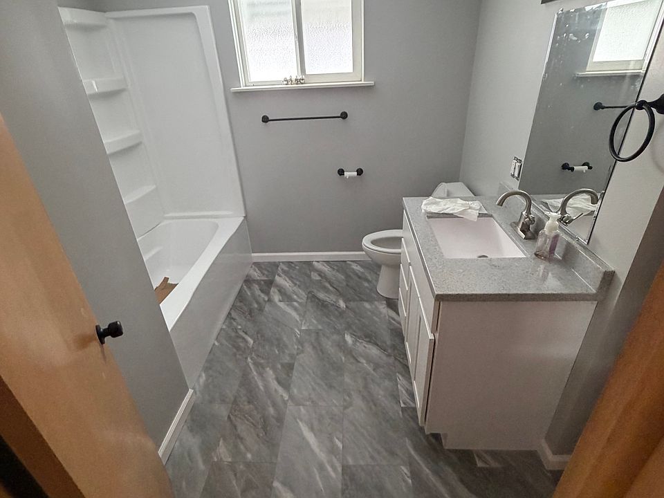 1st image of 6323 Chestnut Hills Dr
