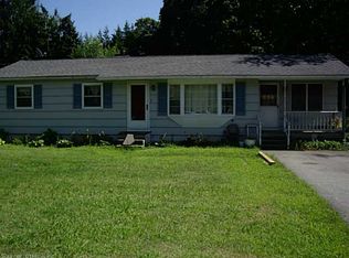 18 Johnny Cake Rd, Niantic, CT 06357