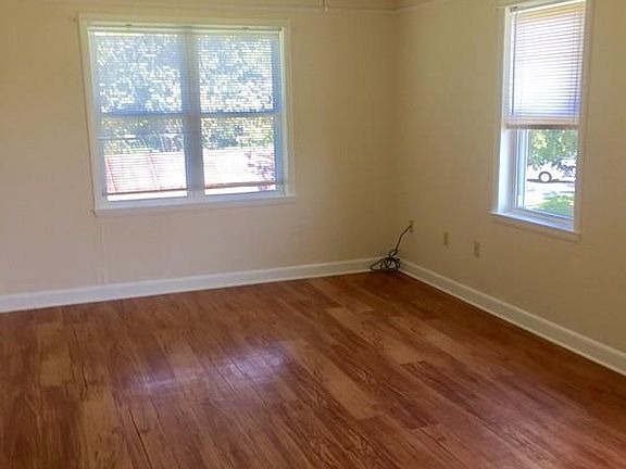 2nd image of 113A Lafaye Ave