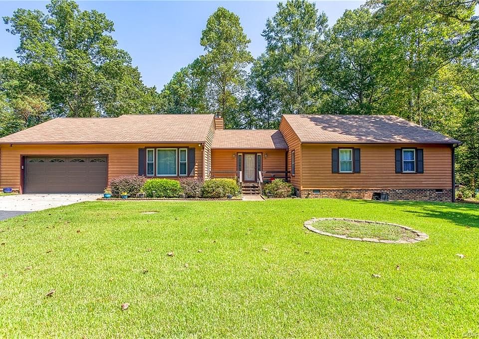 1st image of 3524 N Woodland Cir