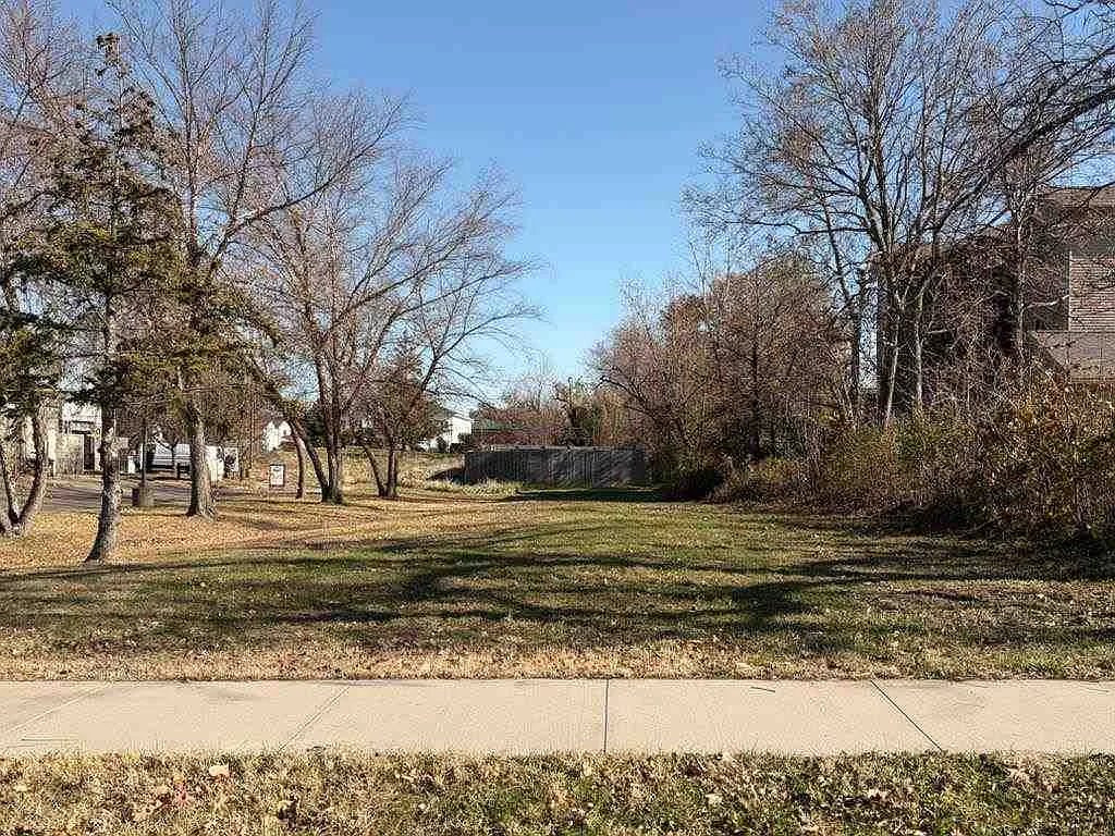 3050 NE Center Point Rd photo 1
