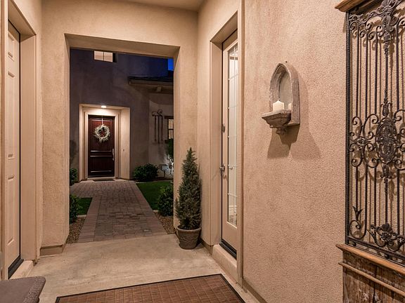 4th image of 310 W Yellowstone Way