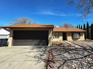 7205 Avenida La Costa NE, Albuquerque, NM 87109