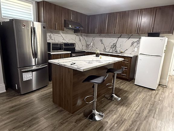 3rd image of 25 Westbourne Ave #Basement