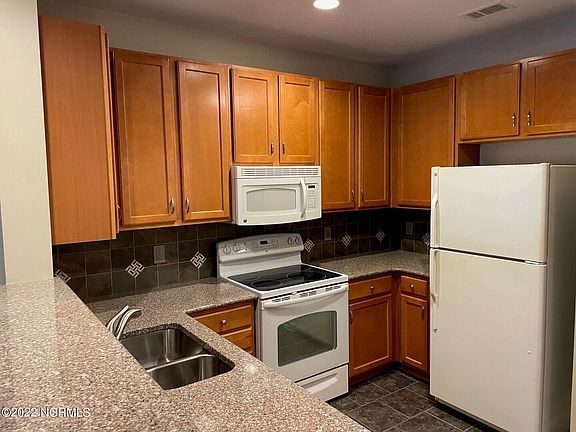 2nd image of 618 Condo Club Dr #318