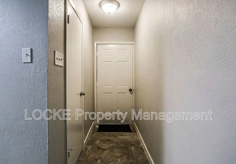 512 Stallion Ln — Photo 4
