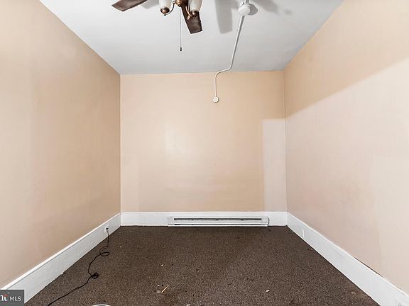 4th image of 1328 E Washington Ln