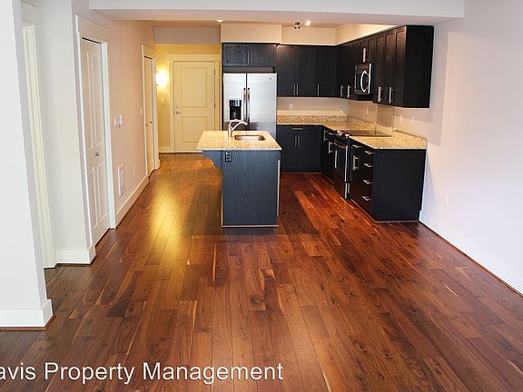 4th image of 699 John St Unit 606
