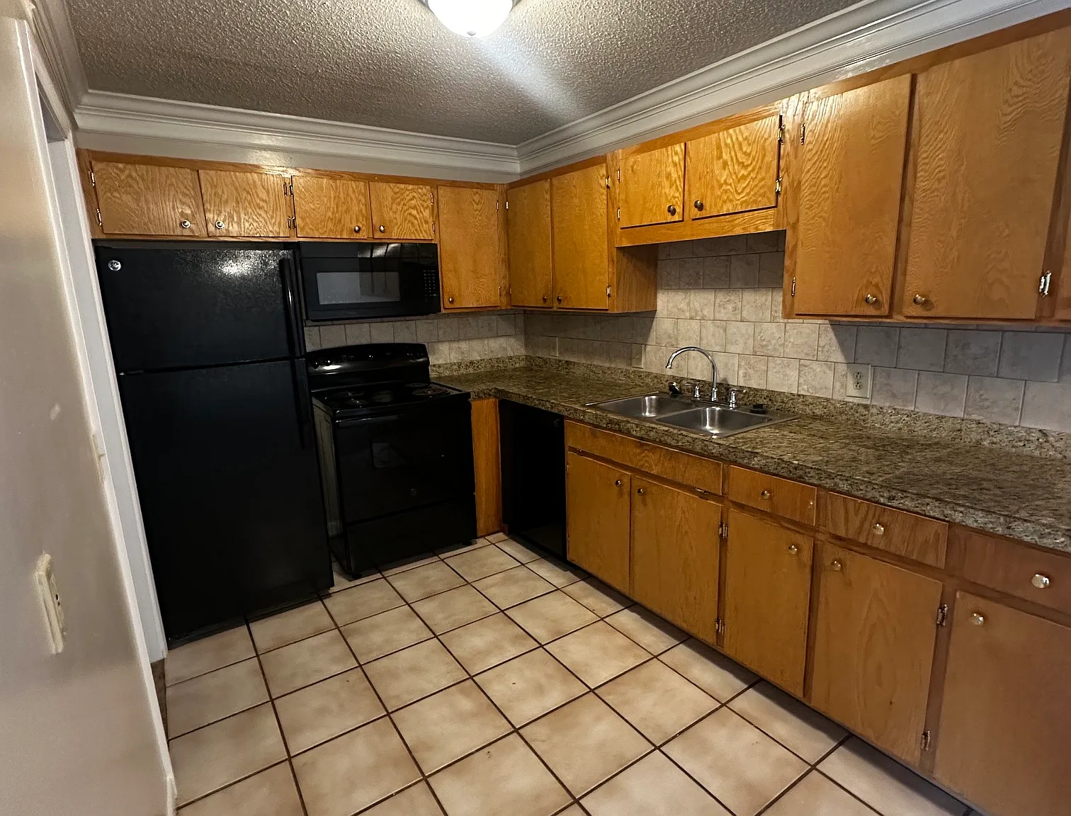 Regency Square Apartments — Photo 1
