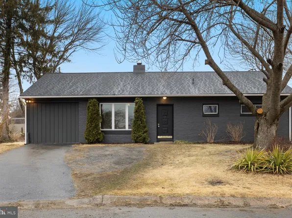 7 Cedar Hurst Cir, Lancaster, PA 17603