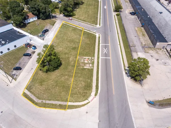 8511 Lonyo St, Dearborn, MI 48126