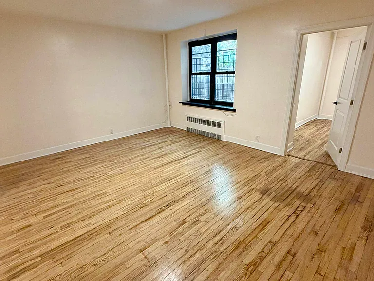 129 W 85th St #1 — Photo 5