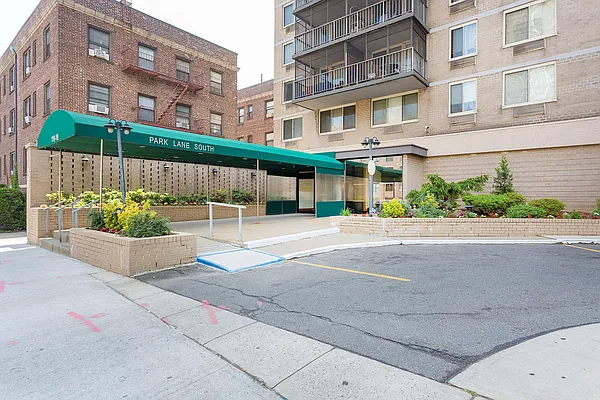 Sold by Keller Williams Realty Landmark | media 35