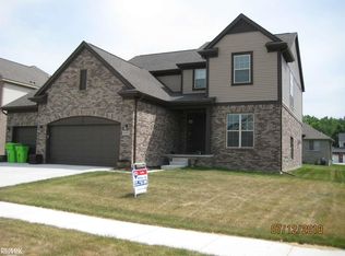 24320 Dartmoor Dr, Macomb, MI