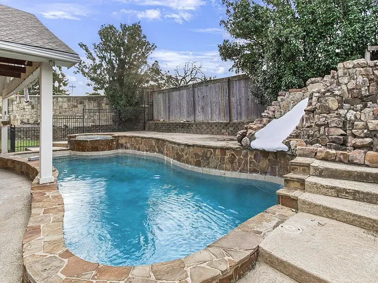 2622 Westwind Dr — Photo 10