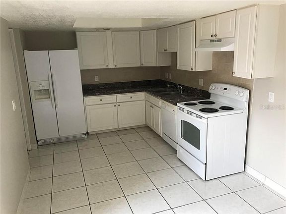 4th image of 7914 Sandpoint Blvd