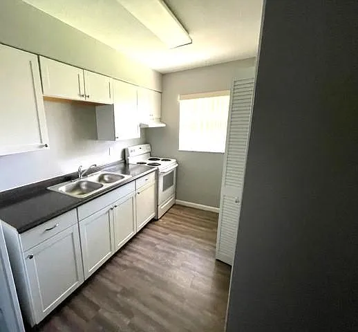 109 Stadium Rd #9 — Photo 11